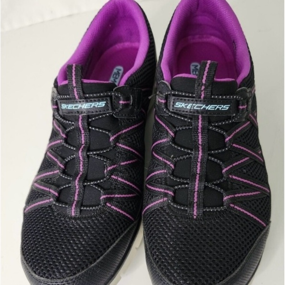 Sketchers Air Cooled Memory Foam Women’s Sneakers Size 8 Black and Purple EUC
